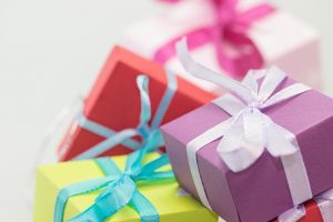 gifts-570821_640